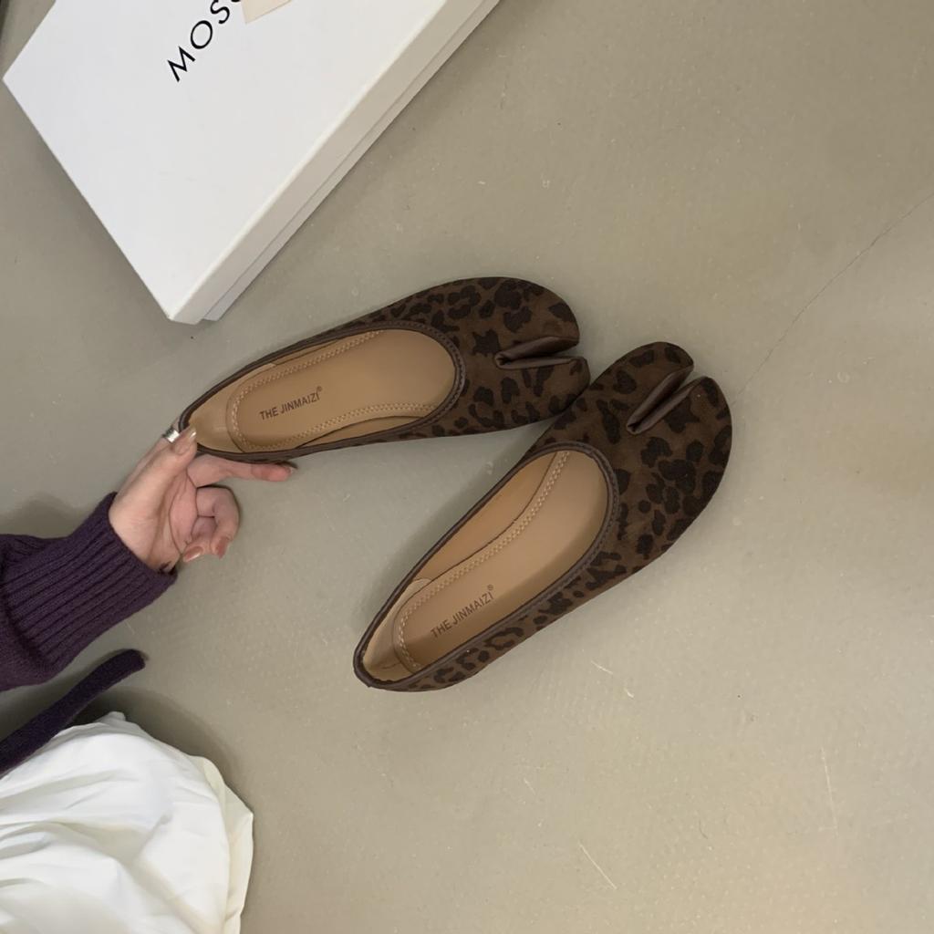 2025 New Autumn and Winter Suede Leopard Print Toe Flat Bottom Shallow Mouth Foot Cover Versatile Soft Sole Doudou Pregnant Women's Single Shoes