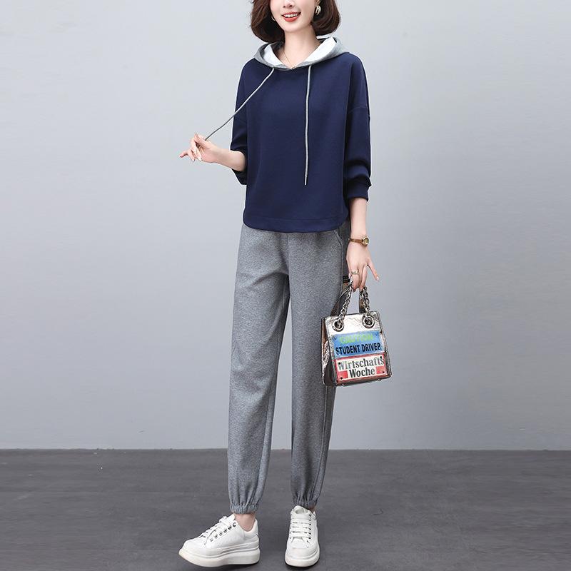 Sportovní oblek pro raný podzim 2024: Omlazující, zeštíhlující dvoudílný set