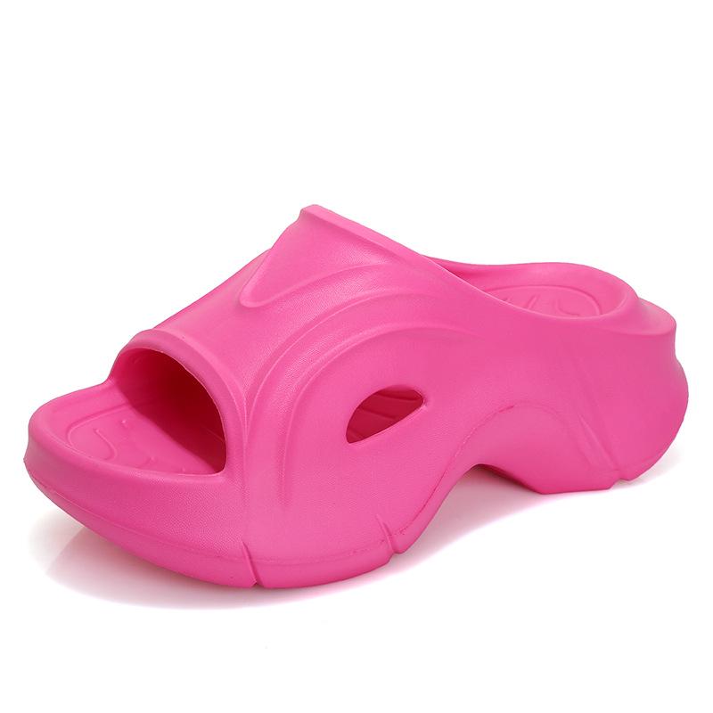 Women's Summer 2024 Height-Boosting Thick-Soled Outdoor Slippers with Squishy Feel for Versatile Wear