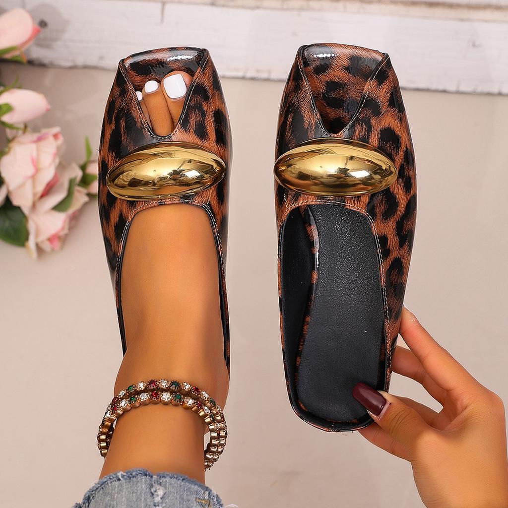 New Elegant Metal-buckle Fish-toe Shoes with Flat Soles, Suitable for Women in Summer.