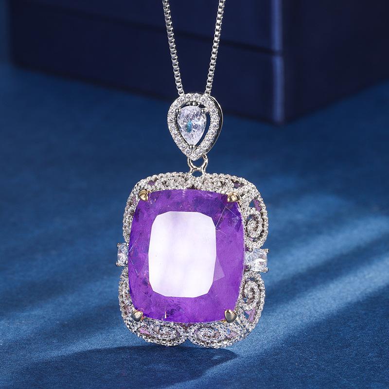 Jewelry Copper Bottom Gold-Plated Simulation Violet Heavy Industry Luxury Inlaid Square 20 * 23 Pendant Necklace