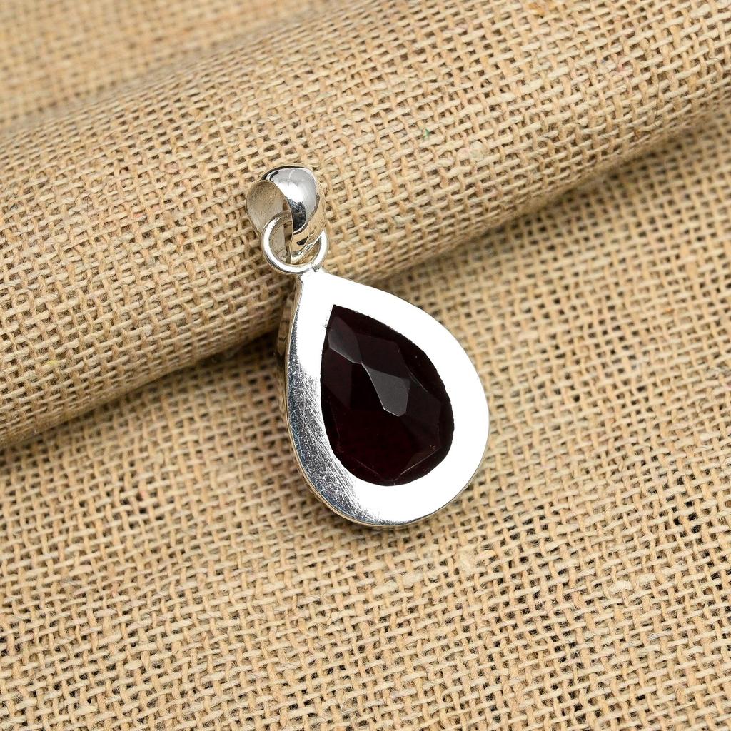 Beauteous Red Garnet Gemstone Handmade 925 Solid Sterling Silver Jewelry Lovely Pendant For Her