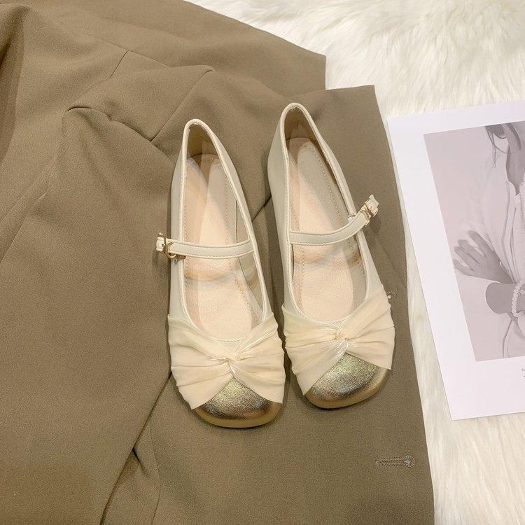Xiaoxian matching skirt Mary Jane shoes spring new shallow mouth flat sole single shoes one word buckle belt