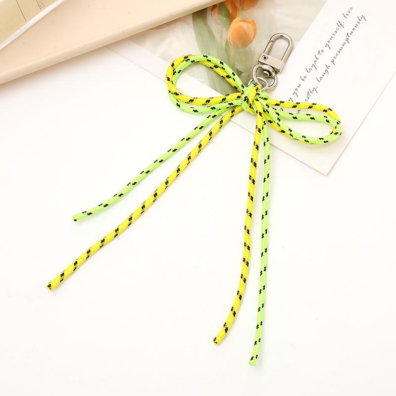 Creative Pearl Bow Pendant Keychain: Exquisite Gift Accessory for Bag or Phone Case