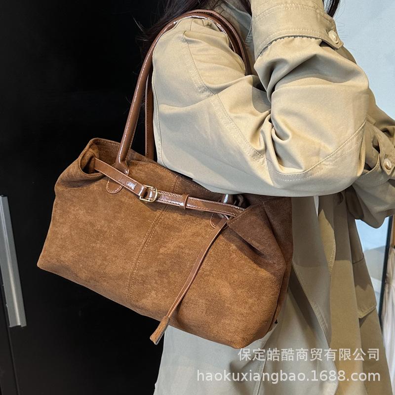 Autumn and winter retro large-capacity suede bag women's 2025 new casual commuter shoulder bag portable tote bag
