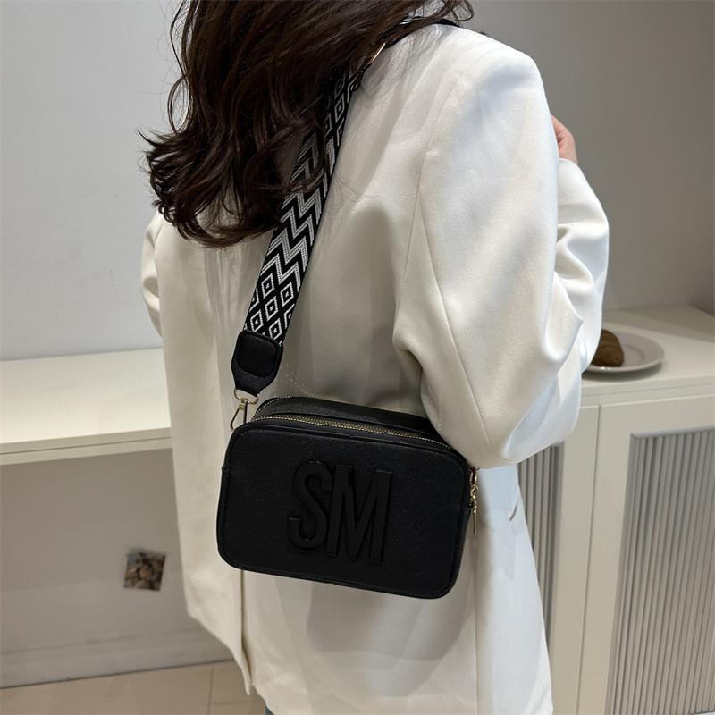 Minimalist Pu Small Square Bag With Shoulder Strap For Daily Women