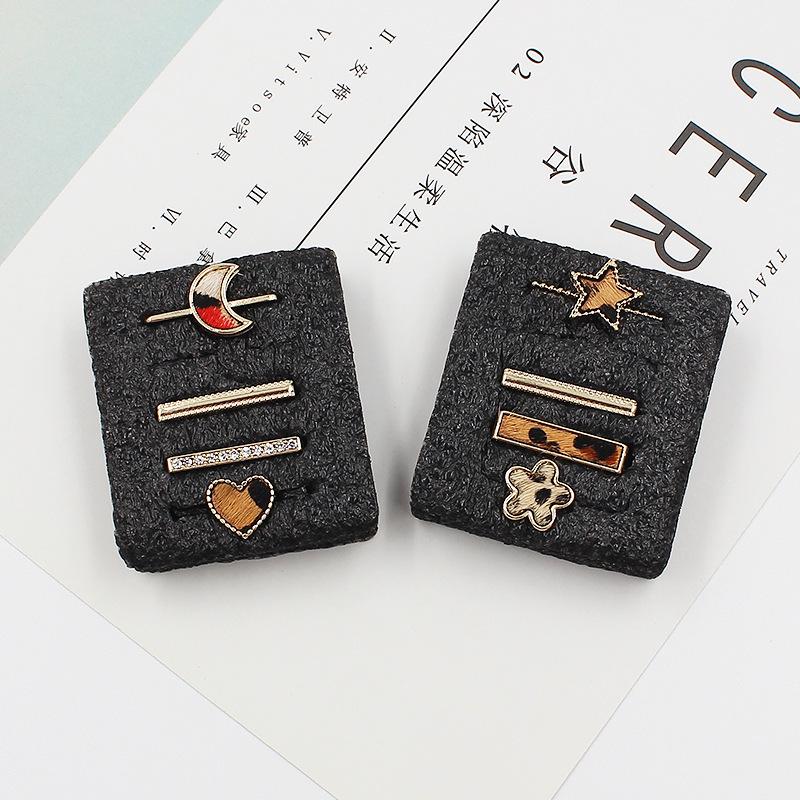 Trendy Silicone Strap for Apple Watch 8 & Samsung - Hot Accessory with Rings/Studs