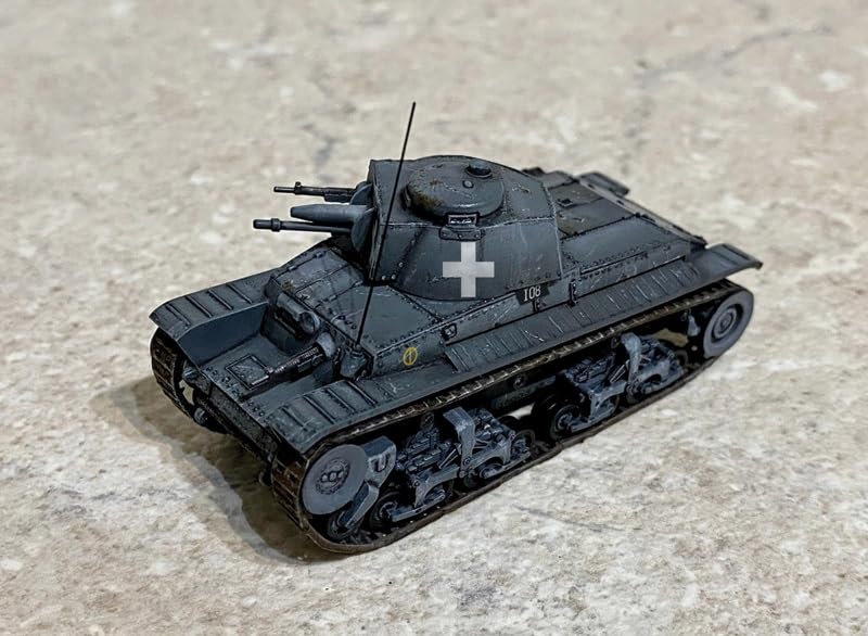 Platz Italeri 1/72 German Light Tank Pz.Kpfw.35(t) Plastic Model Kit IT7084