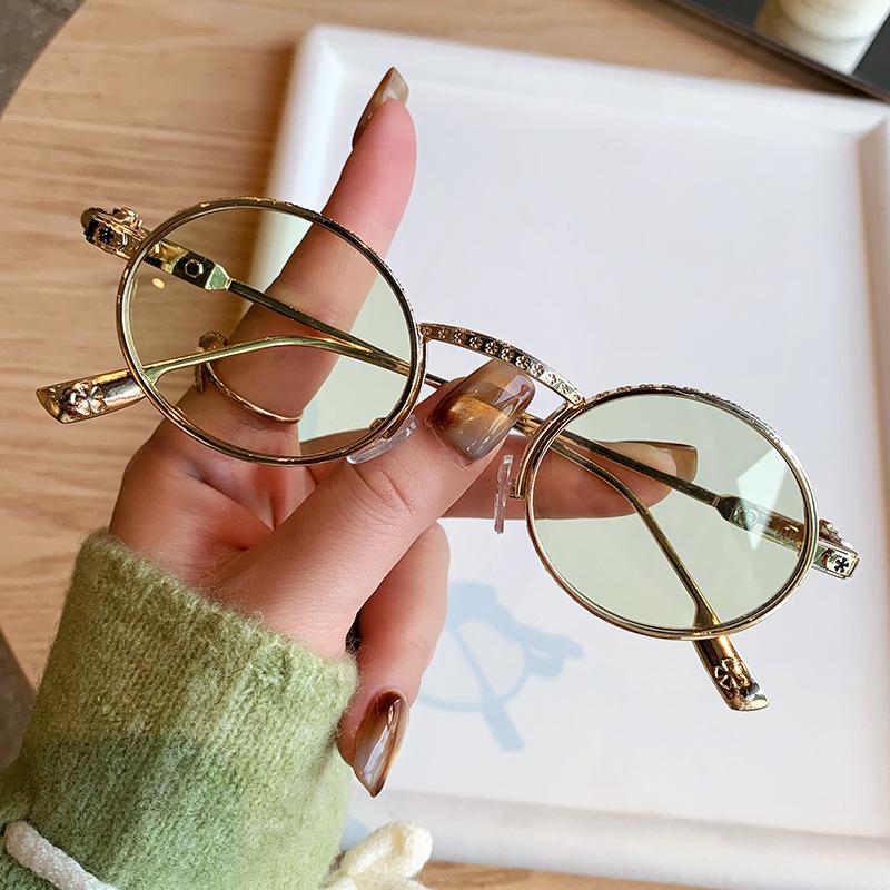 Retro Small Frame Punk Hip Hop Round Sunglasses - European & American Street Style for Women