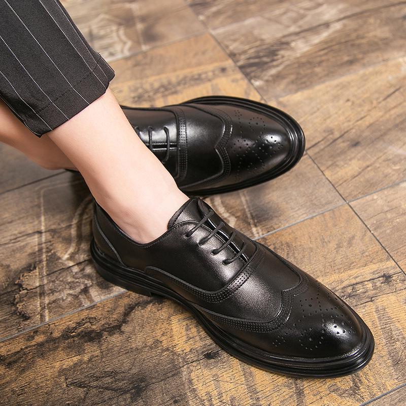 Men's 2025 Spring/Autumn British Style Brogue Leather Shoes: Pointed Toe, Large Size, Casual & Formal Wear, Breathable Design.