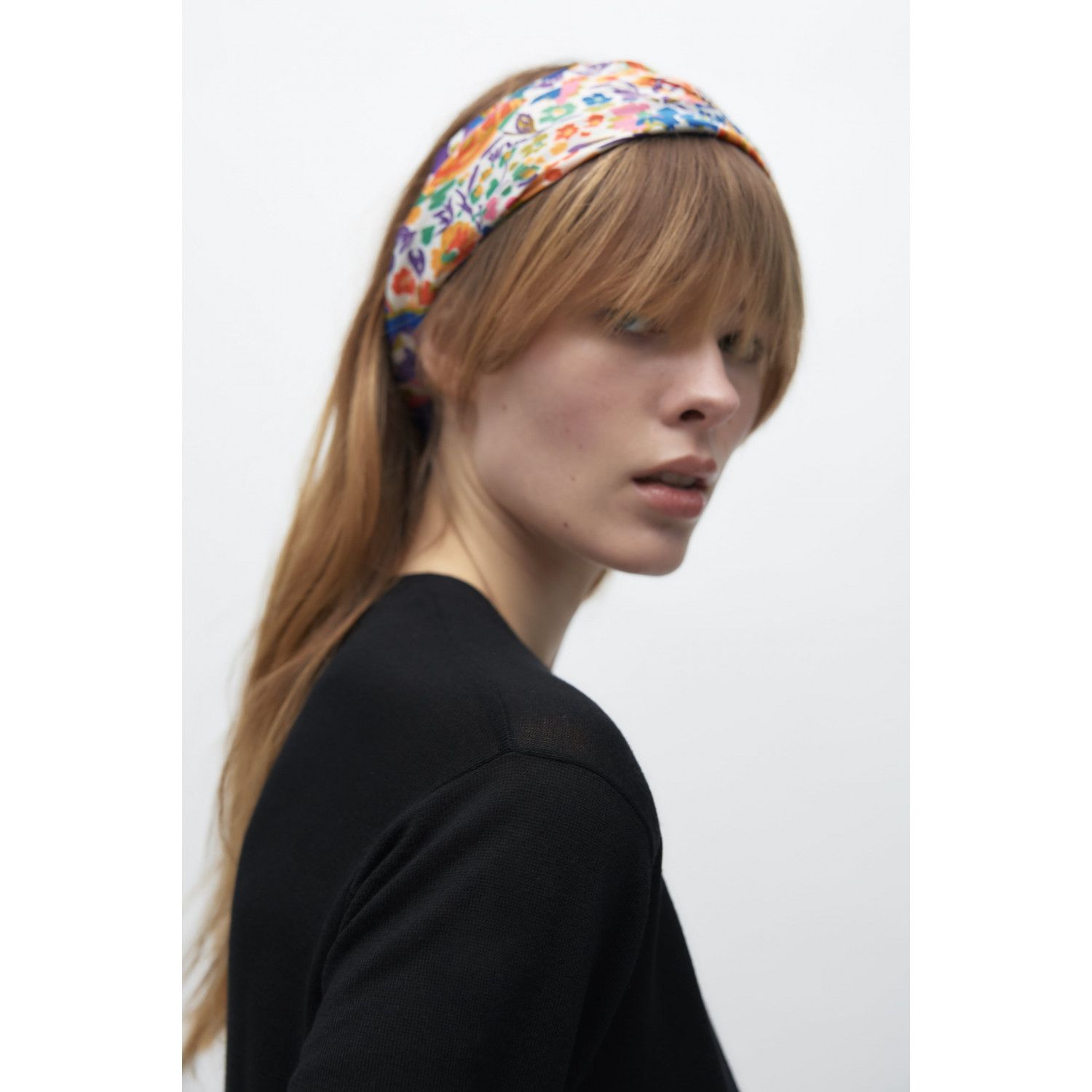 

PRINTED SATIN SCARF