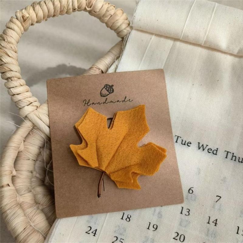 Sophisticated Maple Leaf Hair Clip Luxurious Leather Hairclip Antiskid Hairpin Natural Styles Hair Accessory