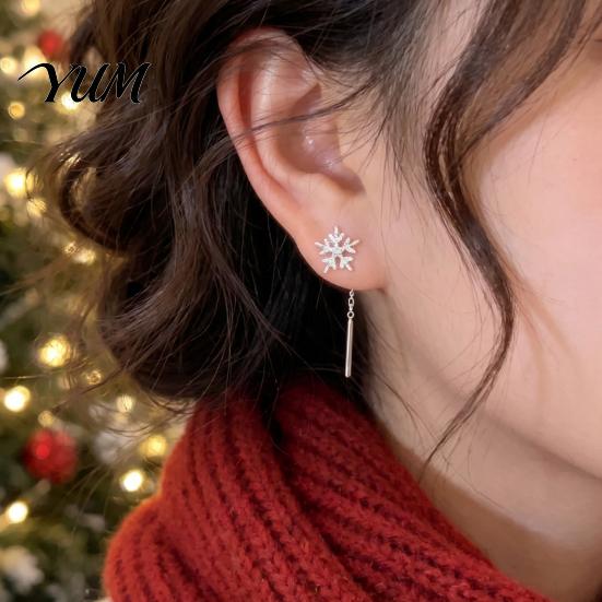 Daily Commuter Fashion Jewelry 1 Pair Snowflake Earrings for Women, Sparkling Dangle Earrings, Winter Long Lightweight Chain Ear Line Drop Minimalist