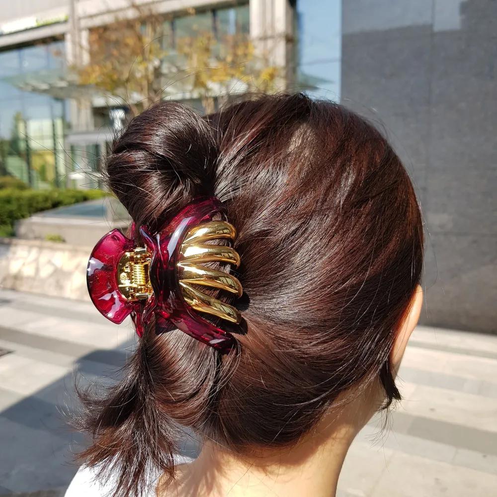 Oversized gold round king hair clip 1. Purple