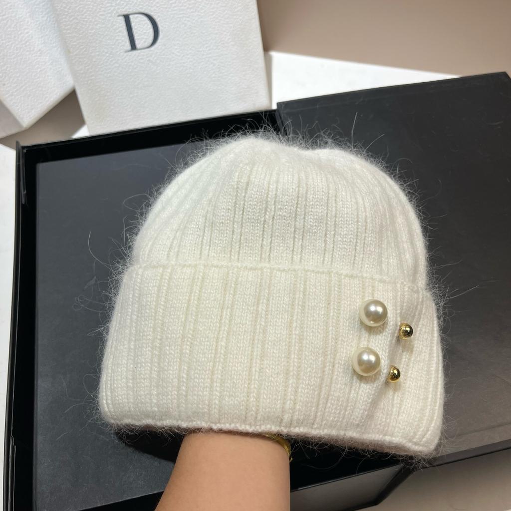 Winter Xiaoxiangfeng Pearl Rabbit Hair Knitted Hat Women'S Nordic Cold Warm Wool Pullover Cold Hat Tide