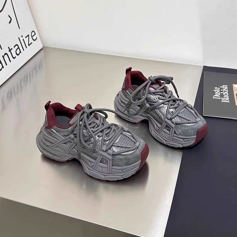 Autumn and winter retro dad shoes women's small feet, new thick-soled heightening versatile niche casual sports shoes tide