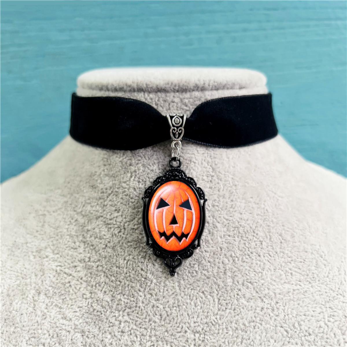 

Gothic Fashion Halloween Pumpkin Moon Skull Couple Pendant Black Velvet Collar Necklace for Women Festival Party Jewelry Gifts