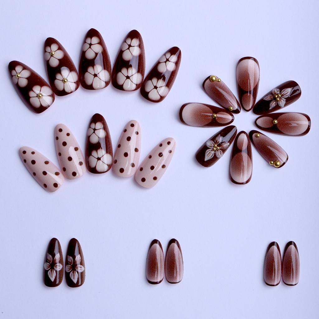 Mandelform Französische Pünktchen Braun Floral Nagelkunst Aufstecknägel, 24 Stück