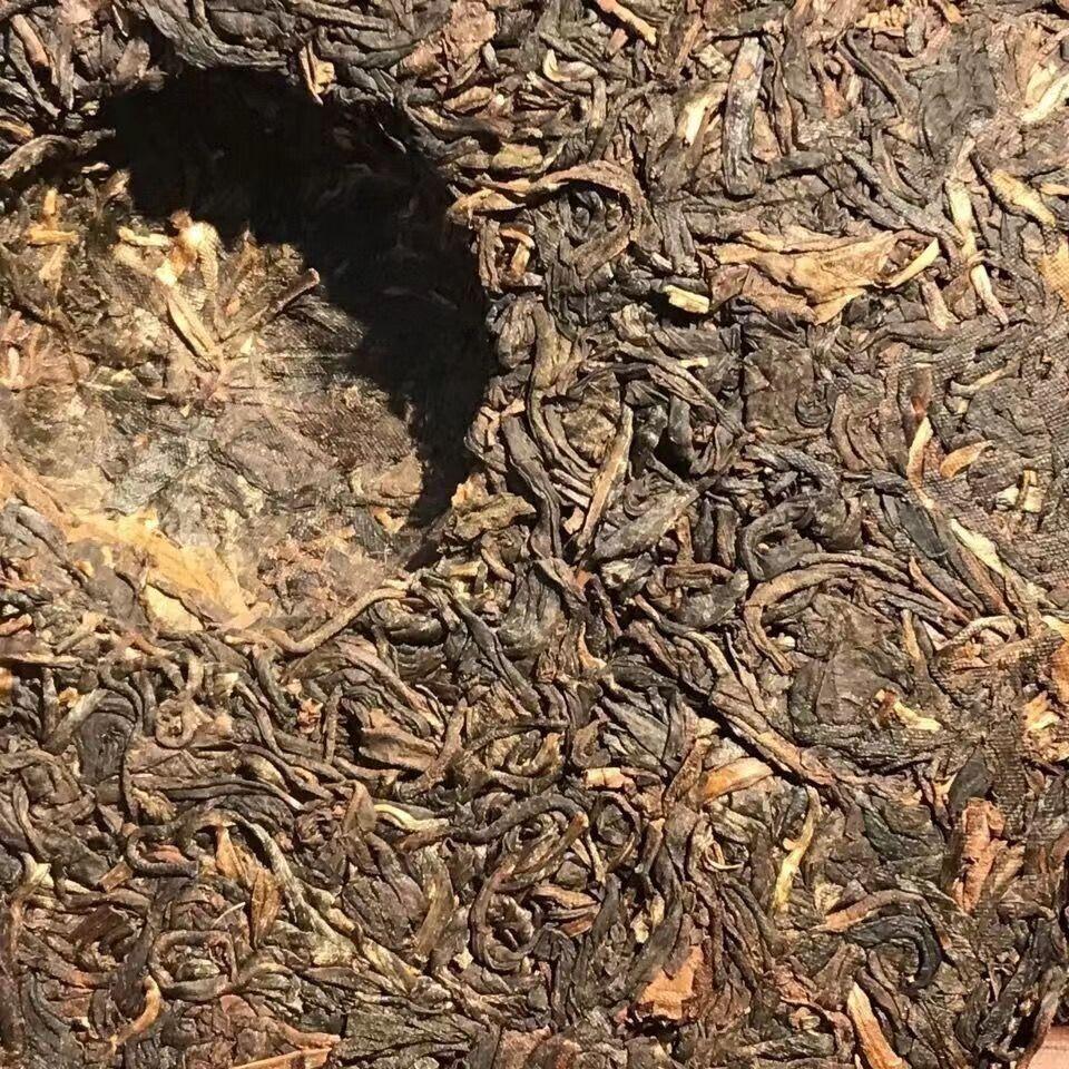 Yunnan Menghai Dayi 7542 Пуэр Сырой чайный пирог Пуэр 357г Сырой чай Пуэр Пуэр — фото 3