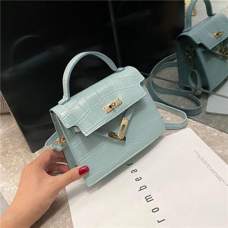 

Stylish Soft Pu Mini Shoulder Bag For Women With Trendy Crocodile Texture Design синій
