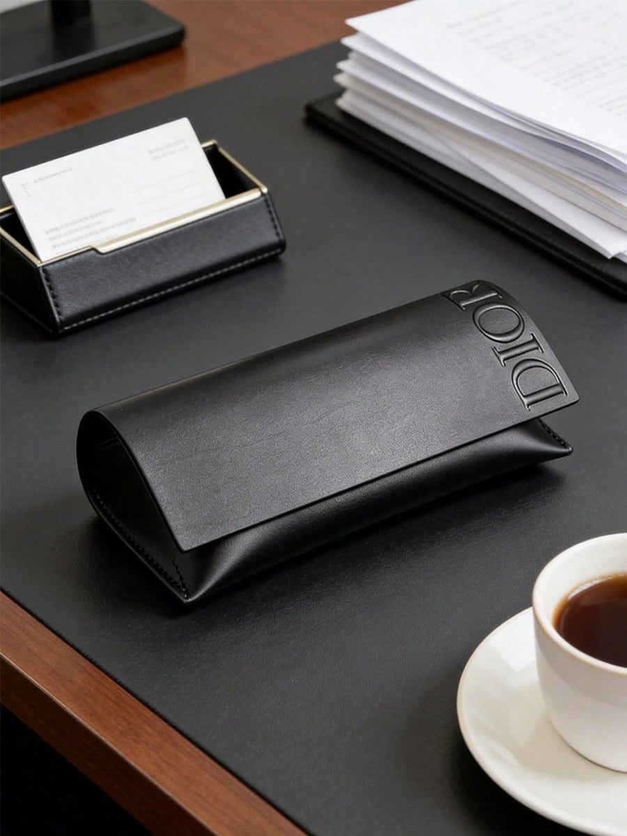 

Dior Black Leather Folding Sunglasses Case чёрный