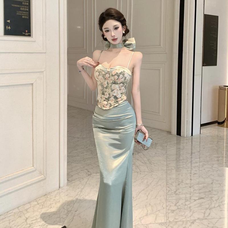 Southeast Asia Women s Floral Camisole and Bowknot Skirt Set M зелёный