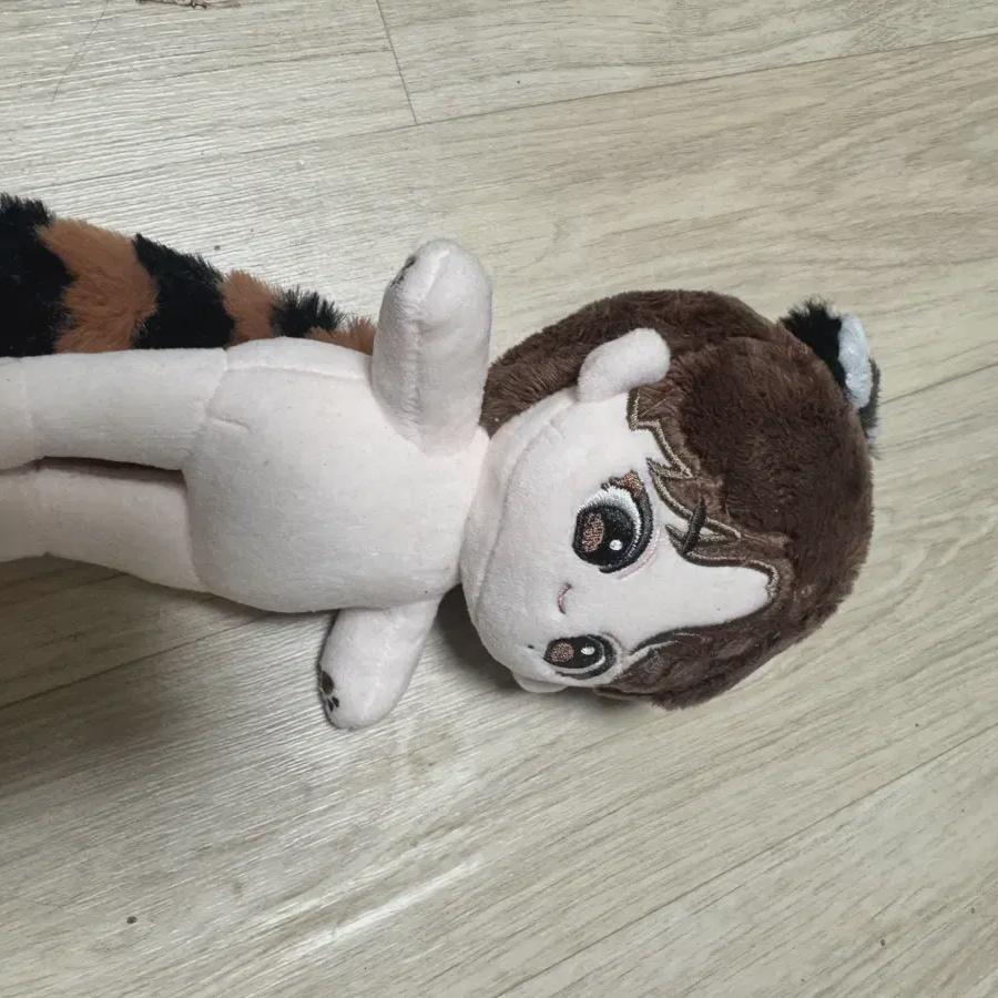 

Seventeen Сынгуан Бусомкван Кукла