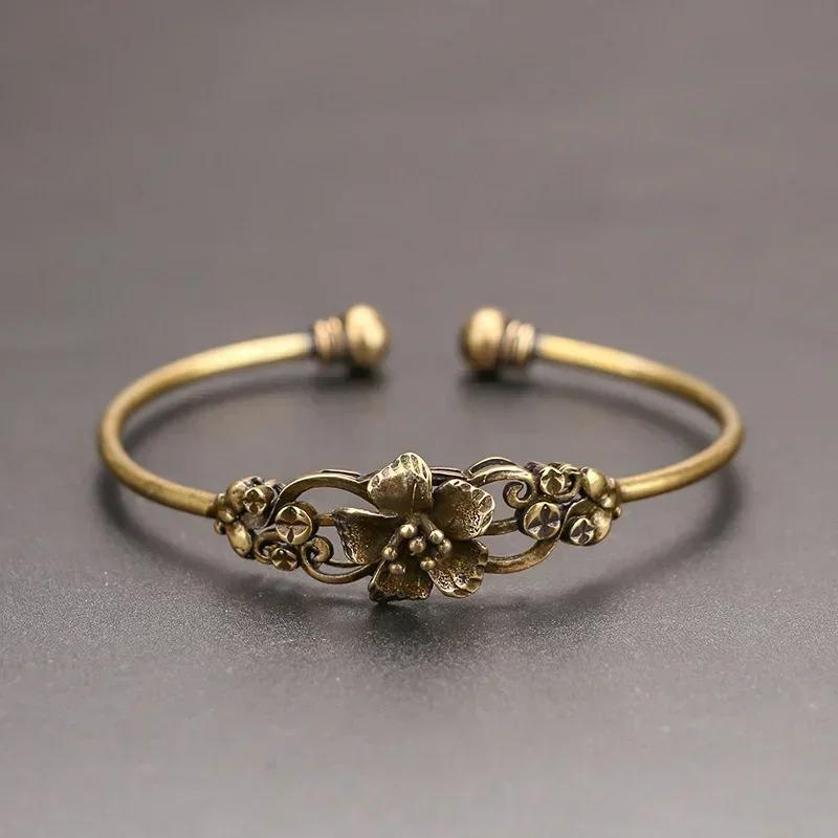 1 Pcs Creative Simple Gifts Retro Brass Flower Pattern Princess Bangle Classic Pure Copper Open Bracelet Ancient Wristband Gift