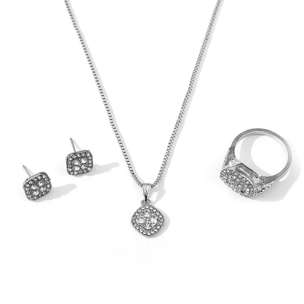 European & American 8 Hearts & Arrows Engagement Ring, Stud Earrings & Necklace Set