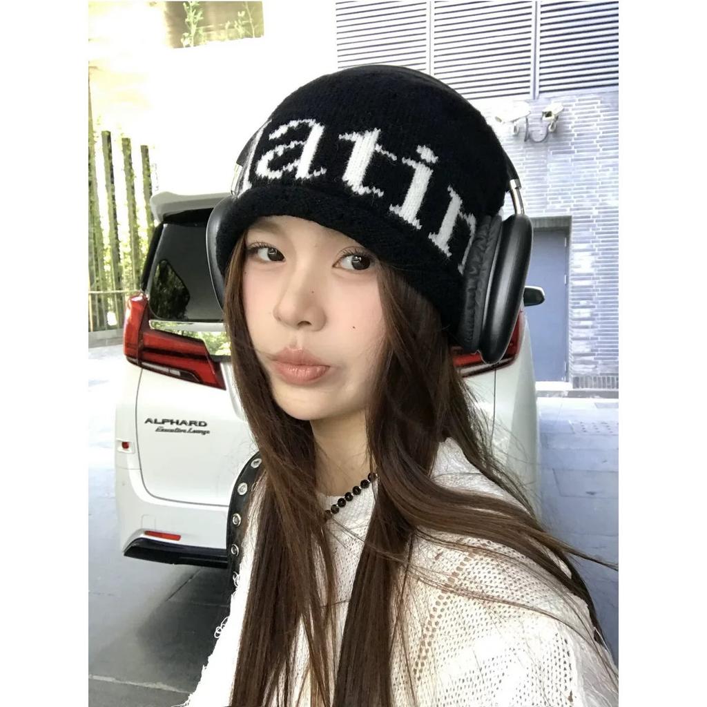 Autumn and winter hats women's cold hats big head circumference versatile knitted thin crimped outdoor stacking hats women's winter