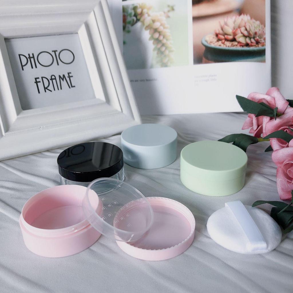 10g Přenosný plnitelný box na sypký pudr se síťkou a pudřenkou