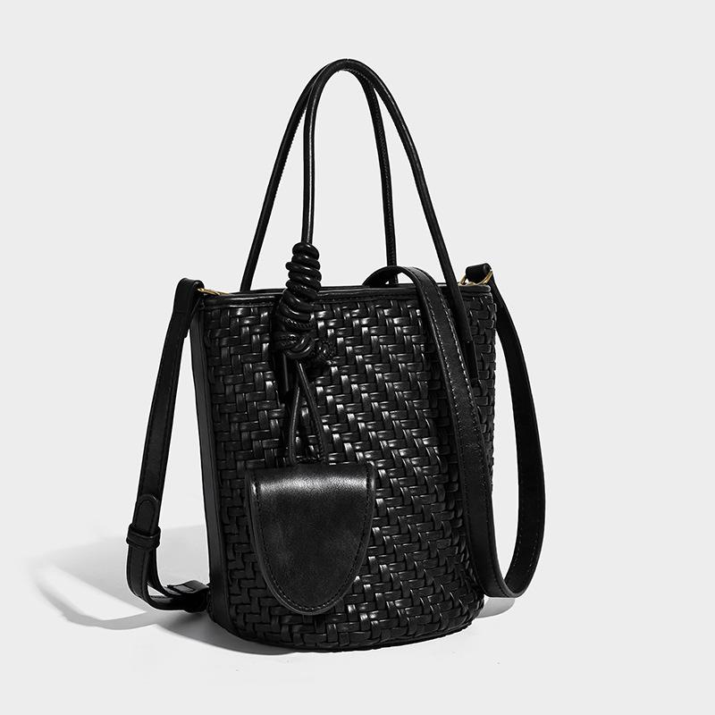 Niche Handwoven Fashion Handheld Bucket Bag for Women 2025 New Versatile Exquisite Light Luxury Shoulder Bag Crossbody Bag