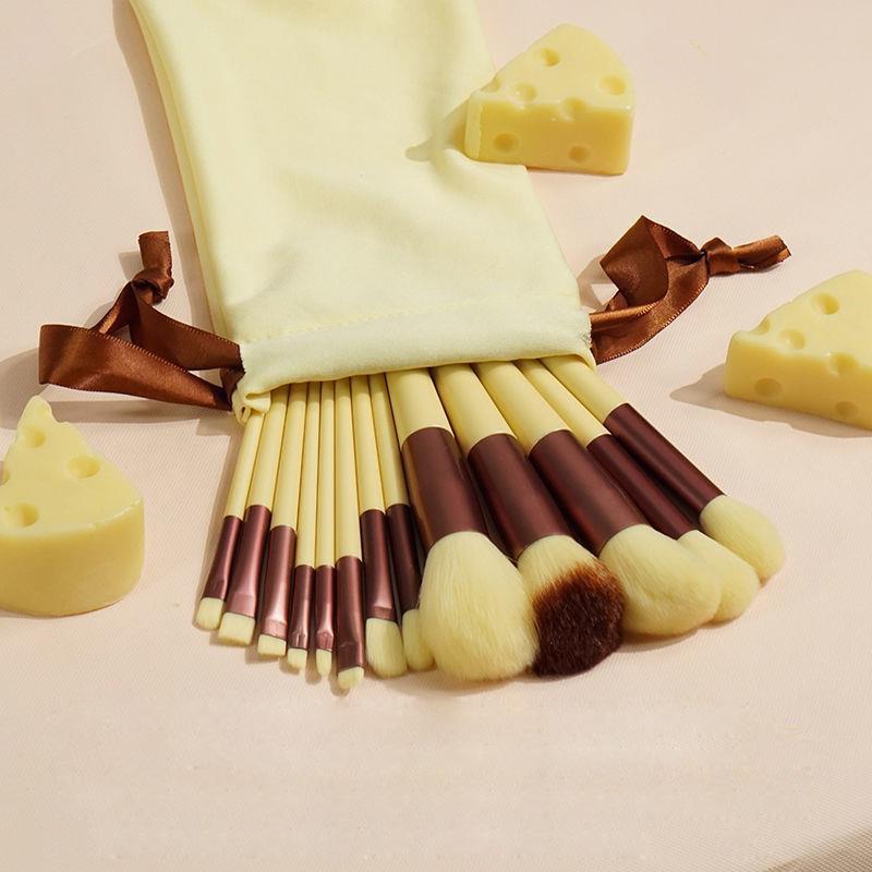 Profesjonalny zestaw pędzli do makijażu Soft Fur Beauty Highlighter Powder Foundation Korektor Wielofunkcyjny zestaw narzędzi kosmetycznych