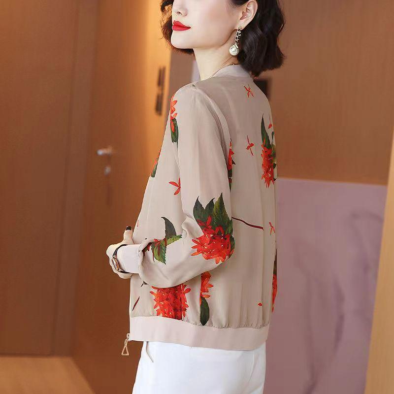 Autumn 2025 Round Neck Printed Jacket for Middle-Aged and Elderly Women - Fashionable, Stylish, Versatile Age-Reducing Outerwear