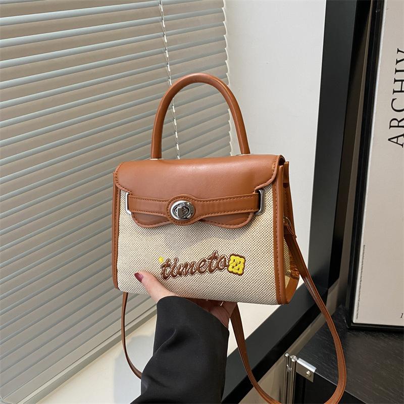 

Весенне-летняя новая трендовая сумка контрастных цветов, универсальная повседневная, красивая нишевая на плечо, сумка-мессенджер коричневый