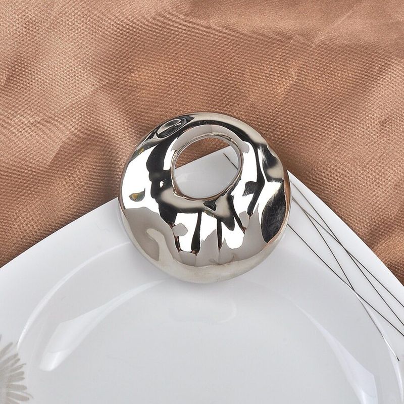 European and American Fashion Wavy Pattern Irregular Brooch High-End Simple Versatile Coat Niche Metal Pin Clothing Accessories