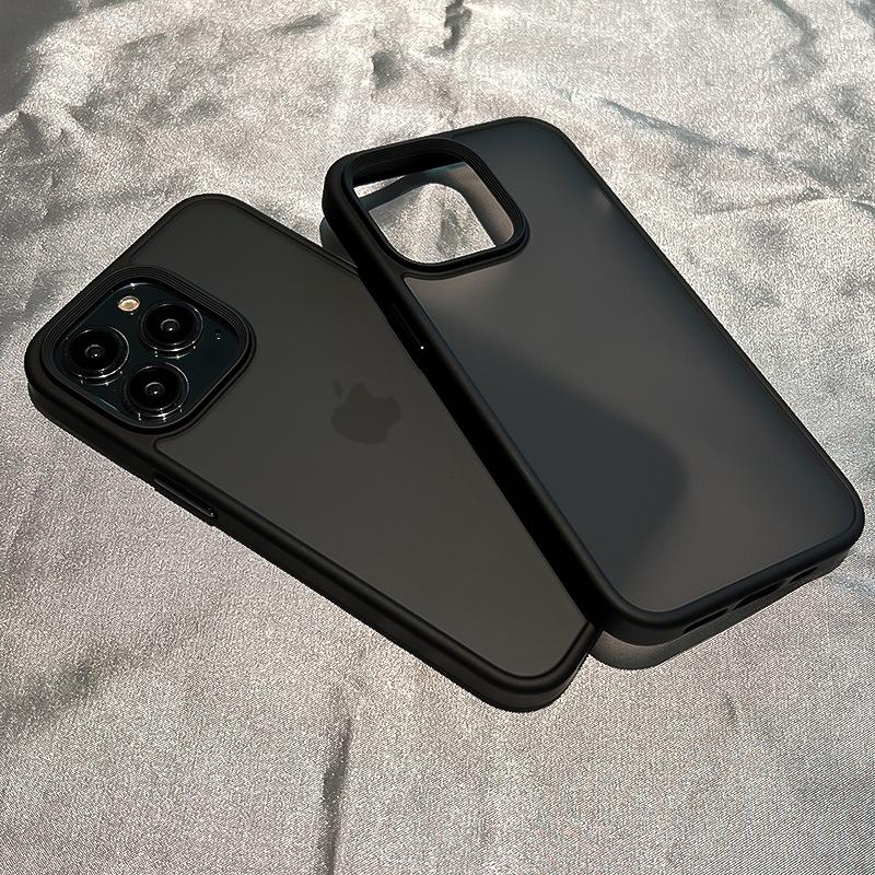 Applicable to iPhone17 mobile phone case matte skin feeling Apple 16 wholesale 15ProMax anti-drop 14 tide brand protective case