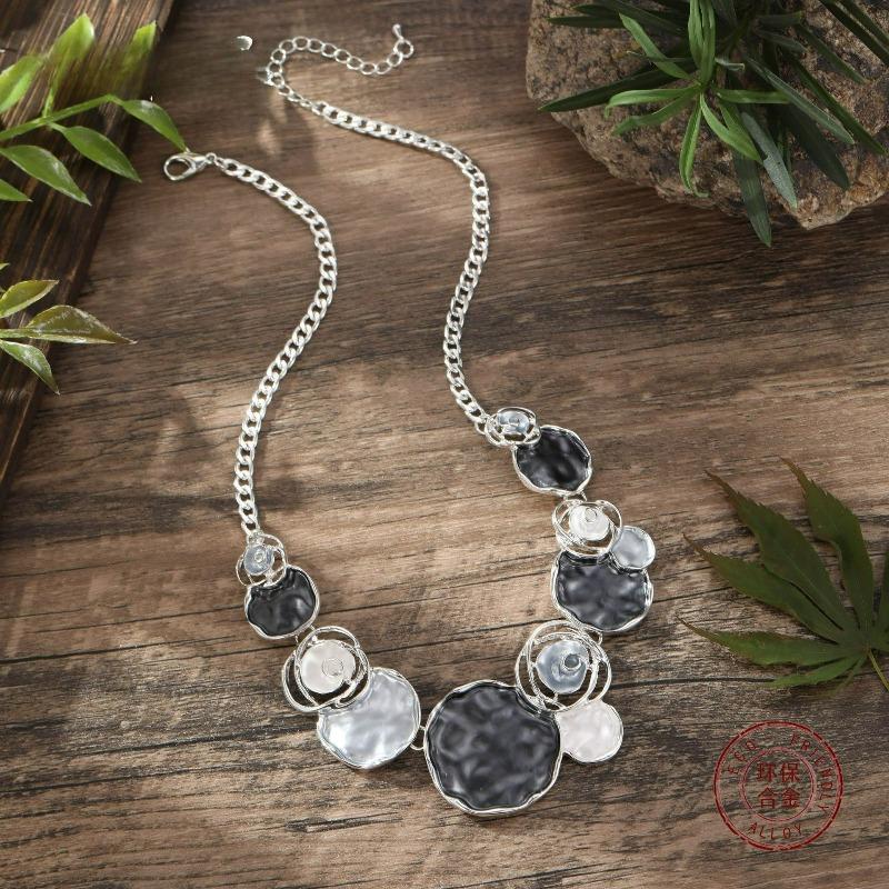 Color Painting Oil Rose Necklace Geometric Hollow Rose Lady High Sense Spring Color Necklace