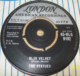 

7-дюймовая пластинка СТАТУИ - Синий бархат / Зажги свет в зале B 45HLG9192 Лондон 1960 Великобритания Соул/Фанк Б/У