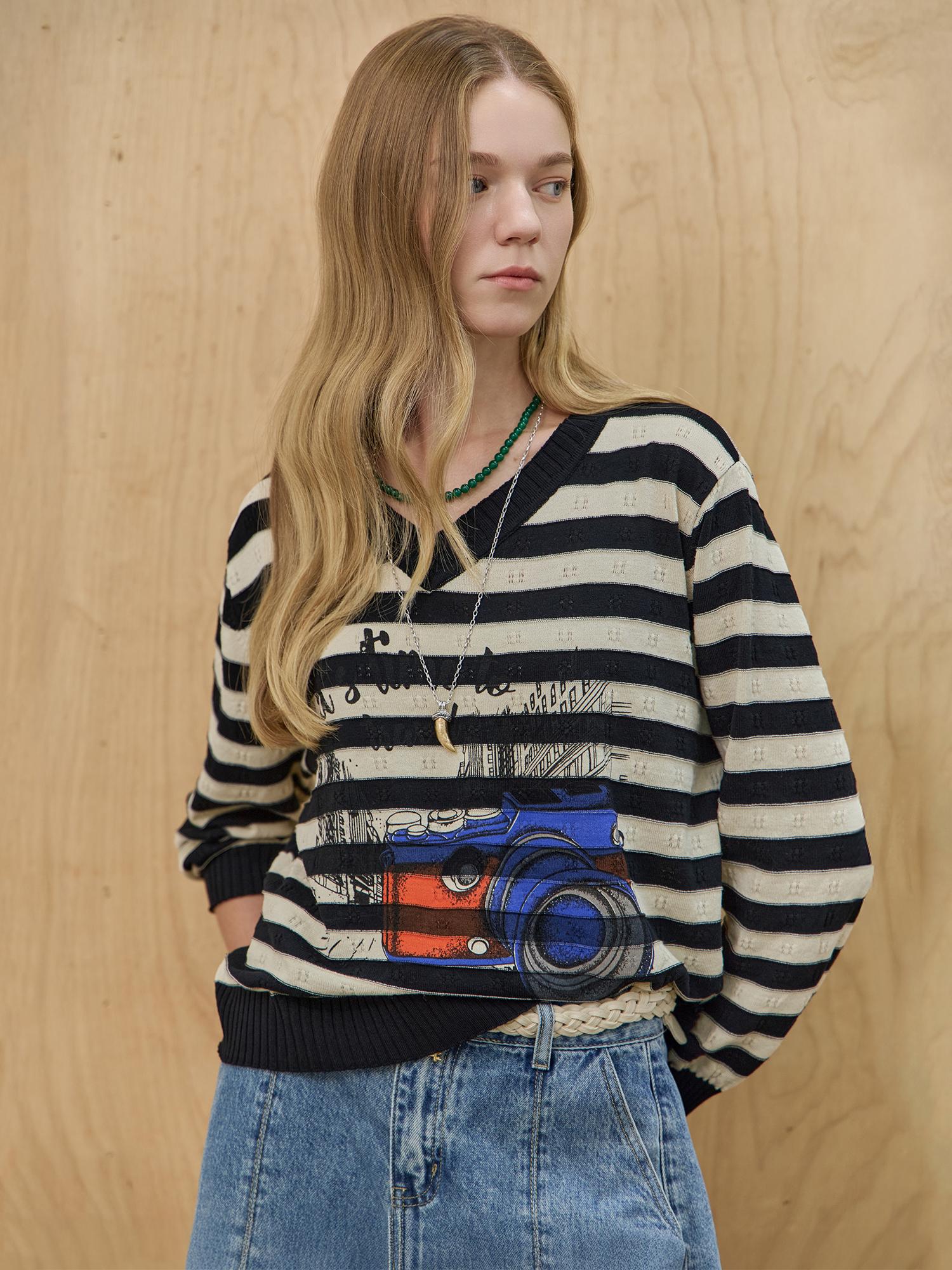 Maja Camera Print Color Block V-Neck Striped Long Sleeve Knit Black/Free