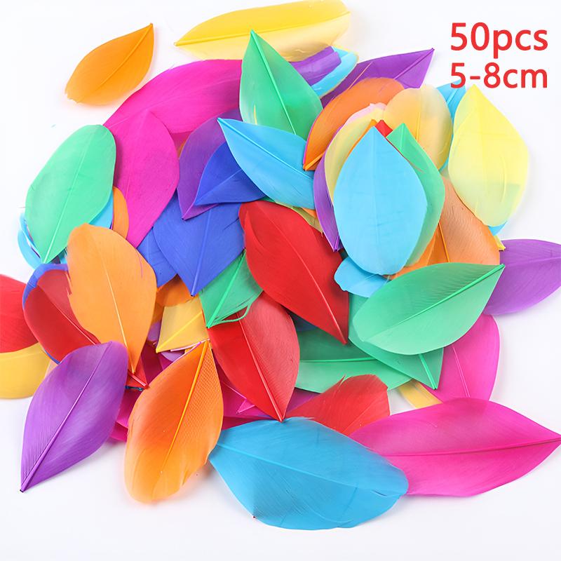 50Pcs Feathers Decoration Small 5-8Cm Mixed Colors For Crafts Clothing Red Green Hats Blue Black White Wedding Trim Piume Goose