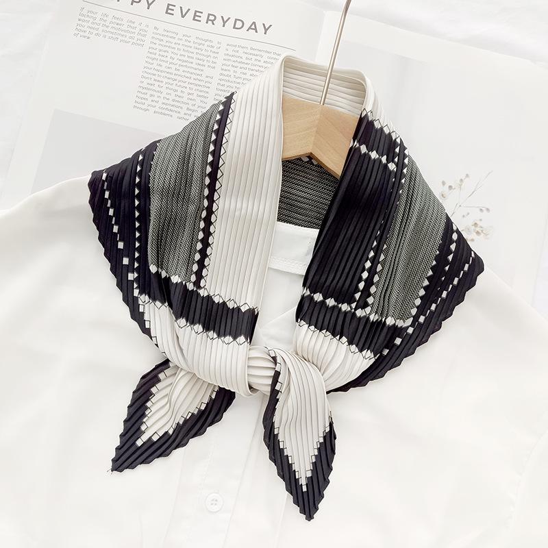 Retro Color Block Crinkled Square Scarf - 70cm Pleated Neckerchief in Imitation Silk for Women