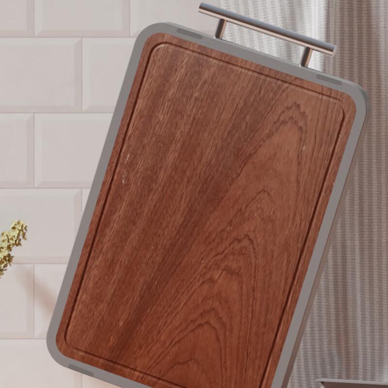 

Chui Da Huang Premium Walnut Cutting Board