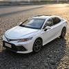 1:18 Toyota Camry 2023 Alloy Metal Diecast Model Car Boy’s High Simulation Miniature Holiday Present & Home Trendy Ornament Toy