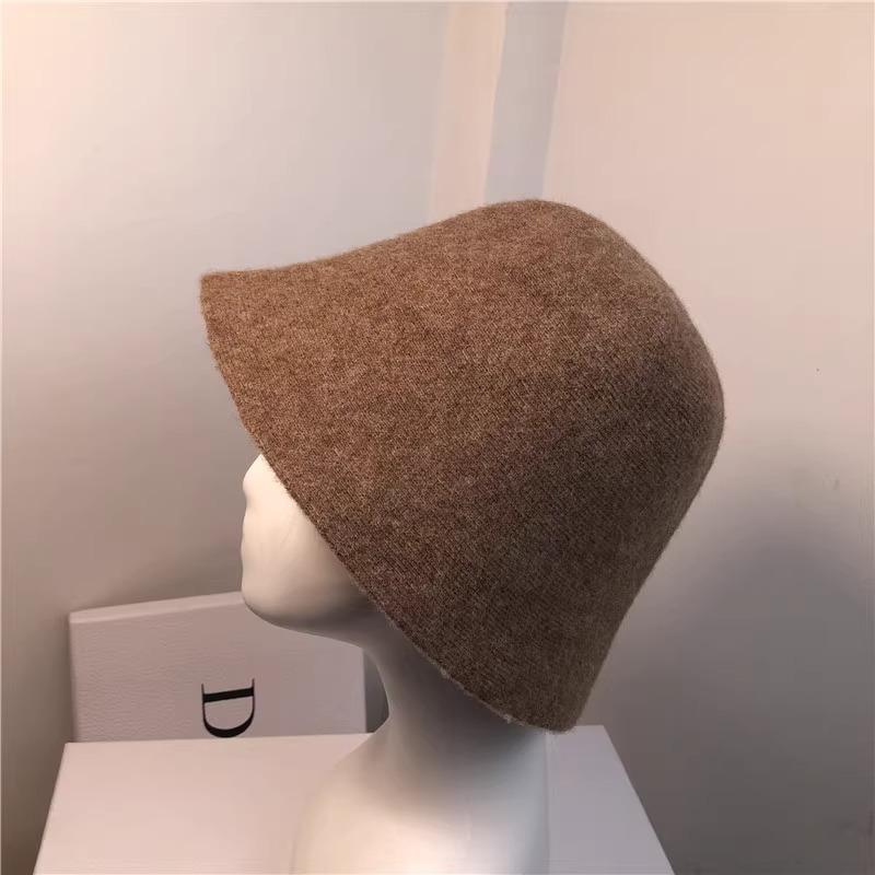 Pălăria bucket simplă și elegantă din lână, la modă și călduroasă pentru femei, pălăria pescar artistică de culoare uni în stil japonez, trend