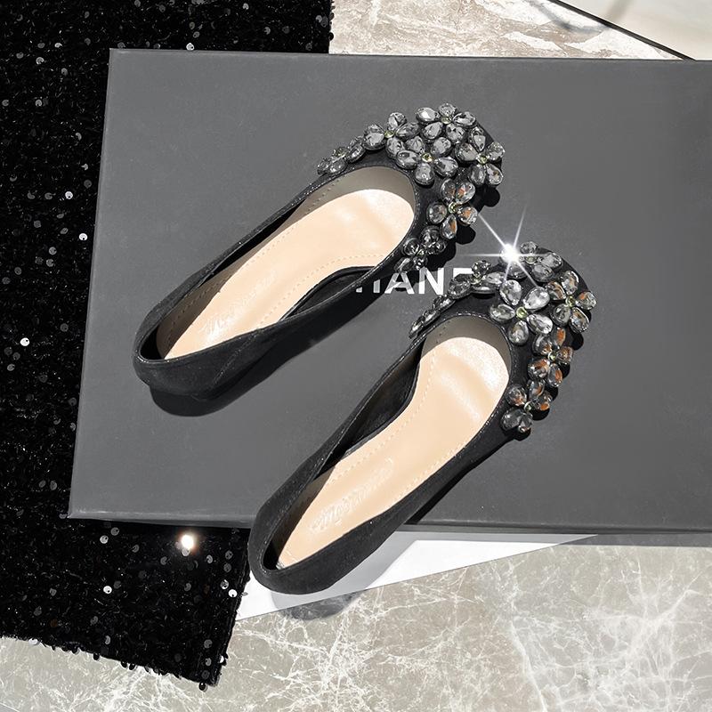 

Туфли-лодочки на толстом каблуке с квадратным носком и стразами, новые, с мелким вырезом, большого размера 43