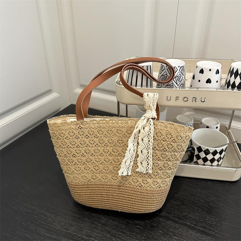Summer Straw Bag Woven Bag 2025 Seaside Vacation Beach Bag Large Capacity Straw Versatile Shoulder Bucket Bag