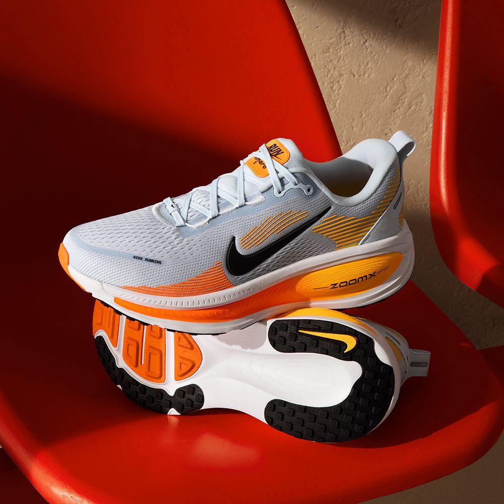 Nike Vomero 18 Running Shoes Men s Blue Orange 42.5