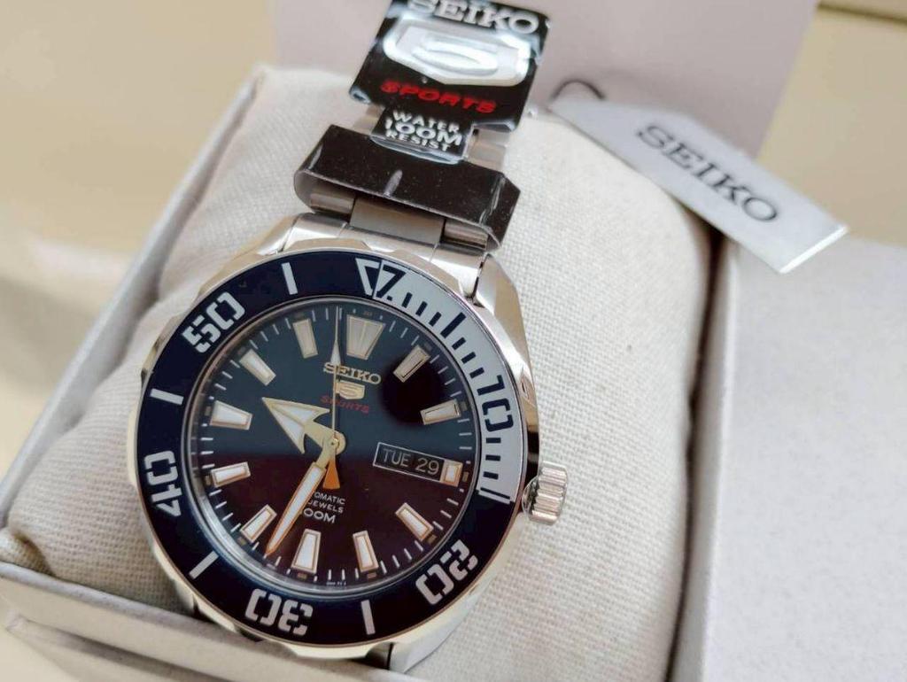 [USED] Highly Accurate SEIKO 5 Automatic Watch, 100M