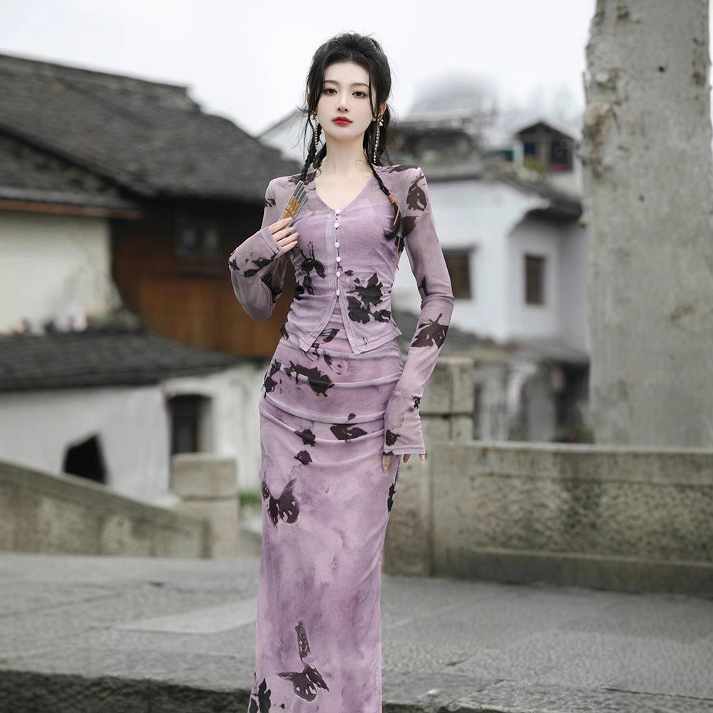Lila Tuschemalerei Trägerkleid & Strickjacke: Zweiteiliges Set im chinesischen Stil für Damen - Frühling/Herbst Langschlitzdesign